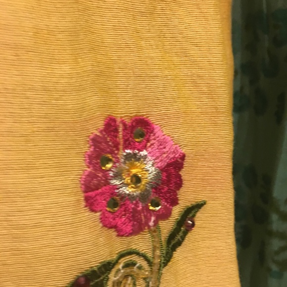 Tunic - Picture 3 of 4